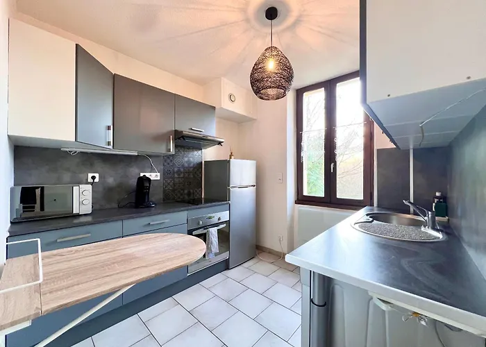 Spacieux T2 Avec Balcon Appartement Cluses