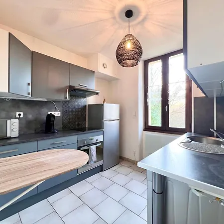 Spacieux T2 Avec Balcon Apartment Cluses