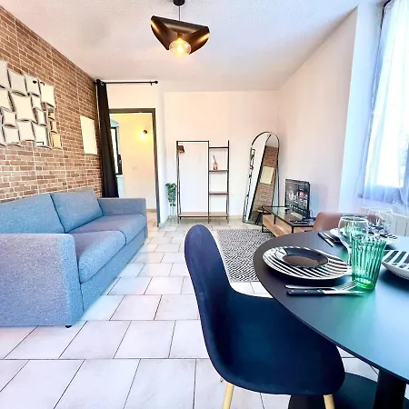Apartment Spacieux T2 Avec Balcon *