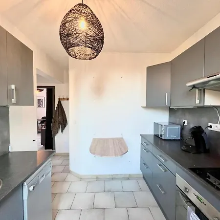Apartment Spacieux T2 Avec Balcon Cluses